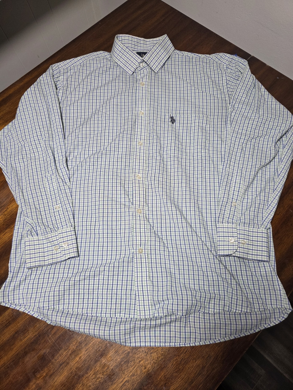 U.Small. Polo Assn. Slim Fit Long Sleeve Plaid Button Down Shirt. White & Blue